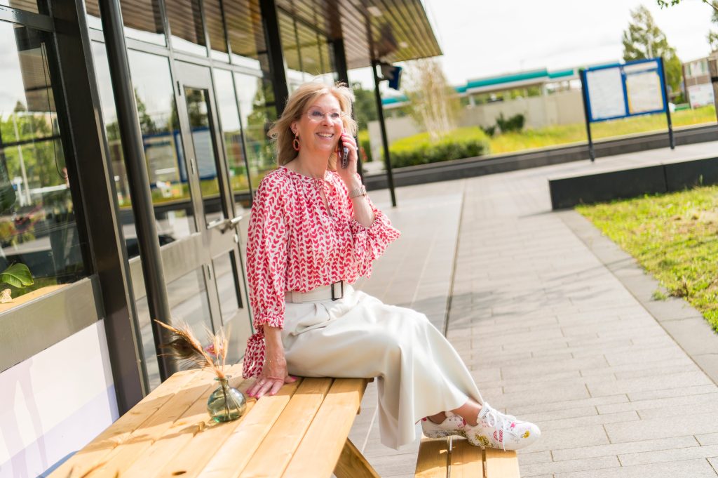 ELF_20240823_Happy_Assistent_07